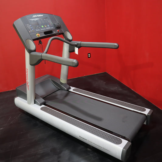 Life Fitness CLST Integrity Series Treadmill (Gris Claro) * Reacondicionado *