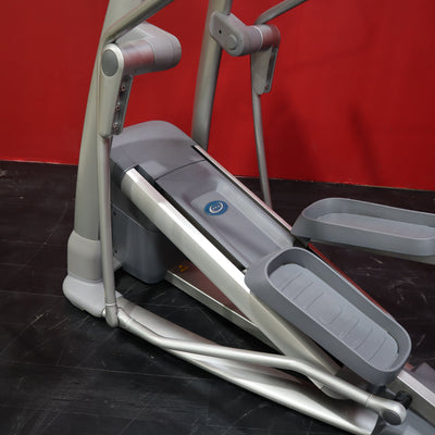 Precor EFX 556i Entrenador elíptico de cuerpo total con consola de experiencia (reformado)