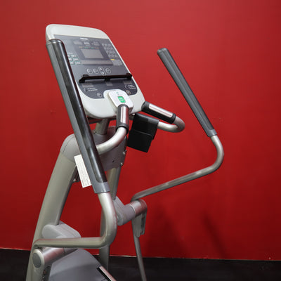 Precor EFX 556i Entrenador elíptico de cuerpo total con consola de experiencia (reformado)