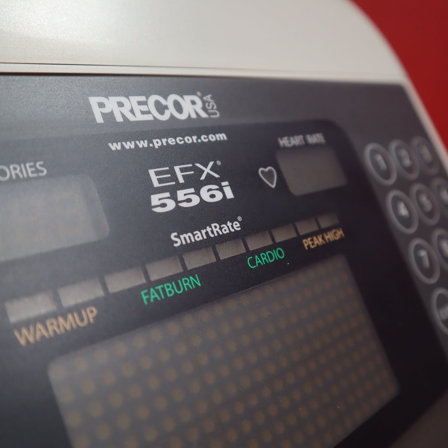 Precor EFX 556i Entrenador elíptico de cuerpo total con consola de experiencia (reformado)