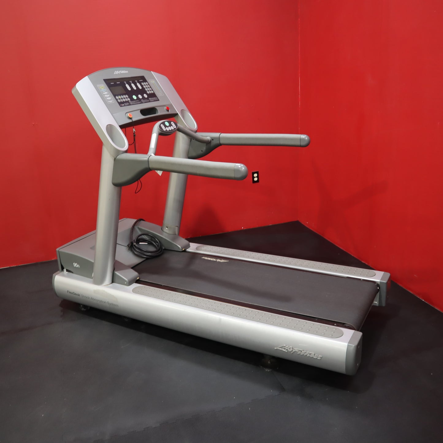 Life Fitness 95Ti Treadmill (Usado)