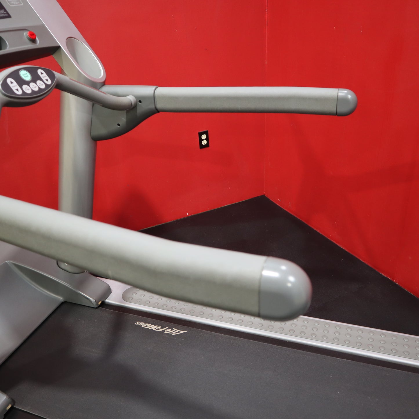 Life Fitness 95Ti Treadmill (Usado)