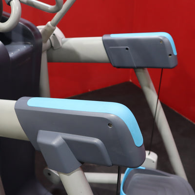 Precor AMT-12 835 Adaptive Motion Trainer (Open Stride) w/Consola P30 (Reacondicionado) * ENVÍO GRATIS *