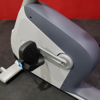 Precor RBK 835 bicicleta recumbente w/consola P30 (reformado)