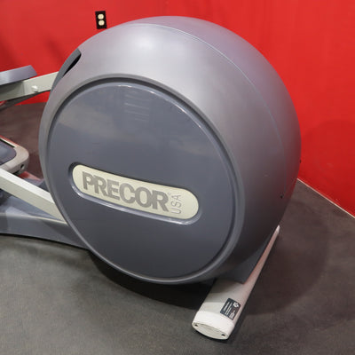 Entrenador elíptico de cuerpo total Precor EFX 576i con consola de experiencia (reformado)