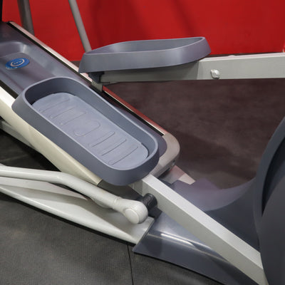 Entrenador elíptico de cuerpo total Precor EFX 576i con consola de experiencia (reformado)