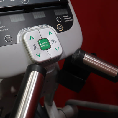 Entrenador elíptico de cuerpo total Precor EFX 576i con consola de experiencia (reformado)