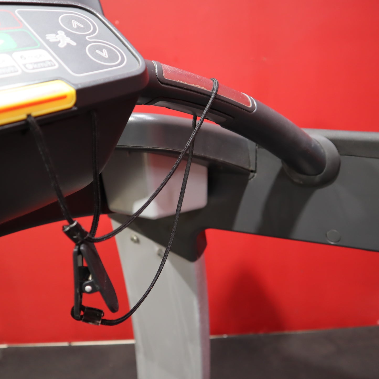 Life Fitness 95T Inspire Treadmill (Reacondicionado)